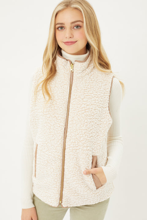 Reversible Sherpa Quilted Vest in Cocoa