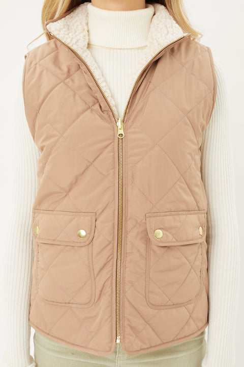 Reversible Sherpa Quilted Vest in Cocoa