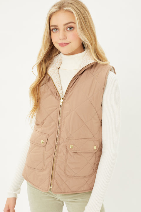 Reversible Sherpa Quilted Vest in Cocoa